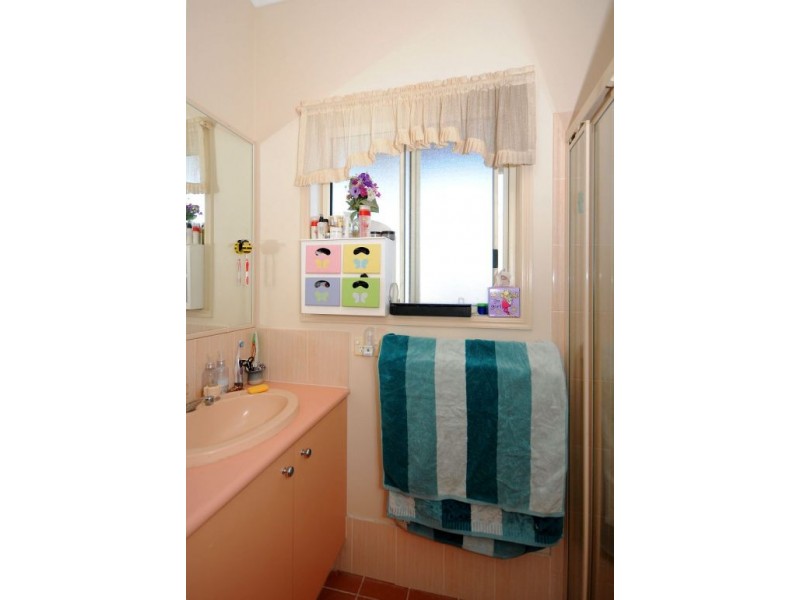 99 Esplanade, Point Vernon QLD 4655