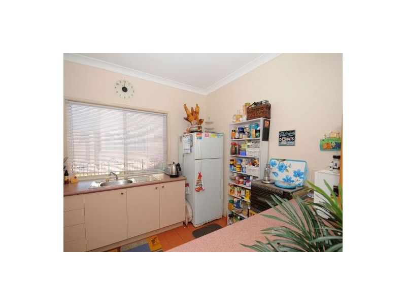 99 Esplanade, Point Vernon QLD 4655