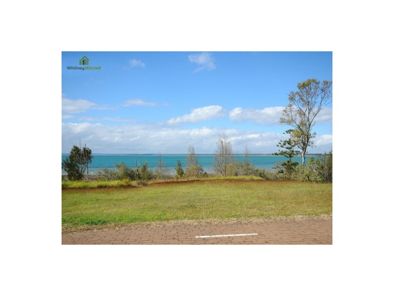 99 Esplanade, Point Vernon QLD 4655