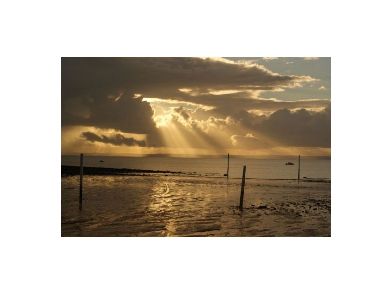 99 Esplanade, Point Vernon QLD 4655