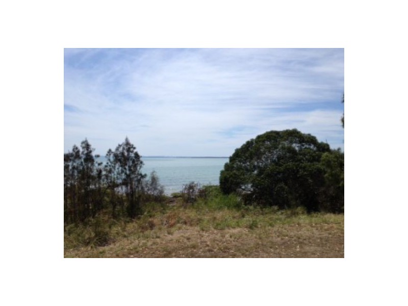 104 Esplanade, Point Vernon QLD 4655