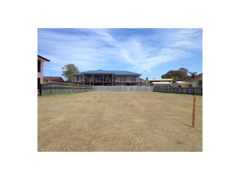 104 Esplanade, Point Vernon QLD 4655