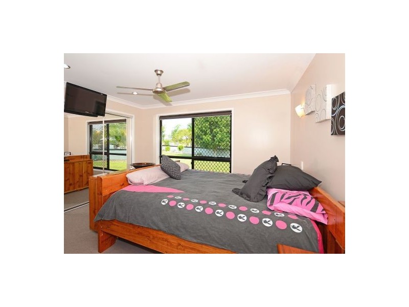 1 Elanora Court, Wondunna QLD 4655