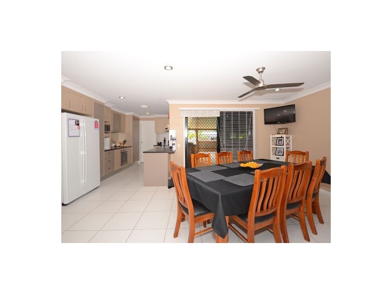 1 Elanora Court, Wondunna QLD 4655