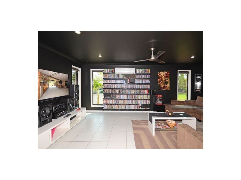 1 Elanora Court, Wondunna QLD 4655