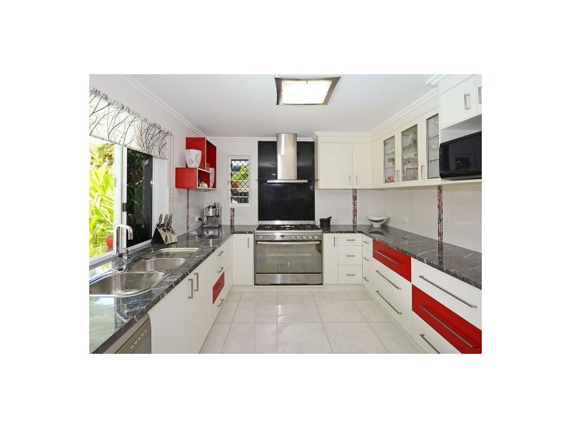 9 Mcnally Street, Scarness QLD 4655