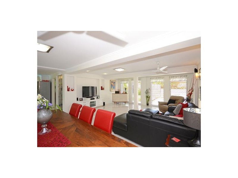 9 Mcnally Street, Scarness QLD 4655