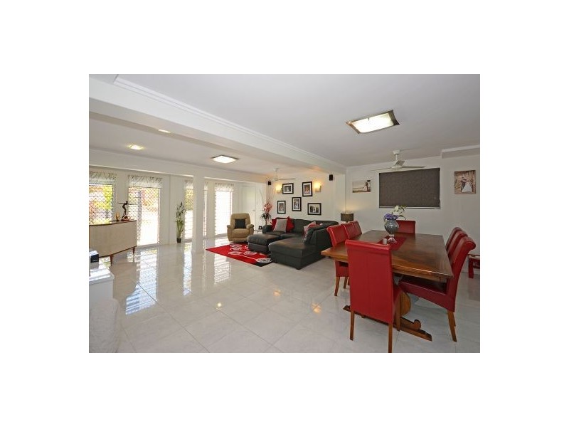 9 Mcnally Street, Scarness QLD 4655