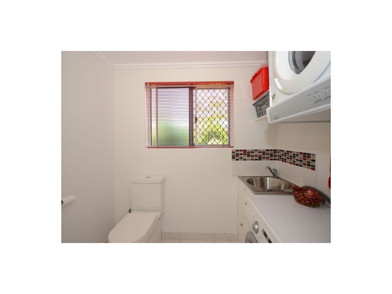 9 Mcnally Street, Scarness QLD 4655