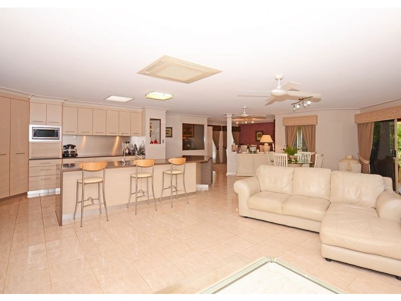 1 Meadow Drive, Dundowran Beach QLD 4655