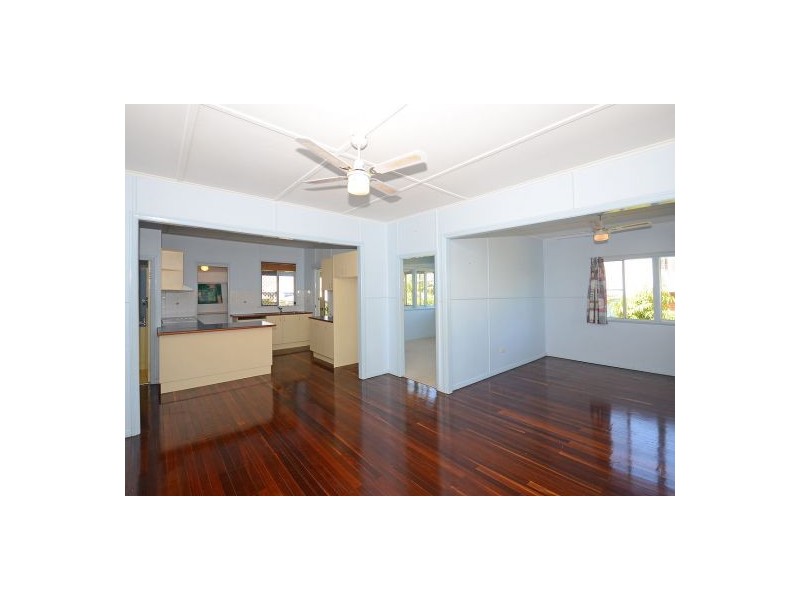 34 Edward Street, Urangan QLD 4655