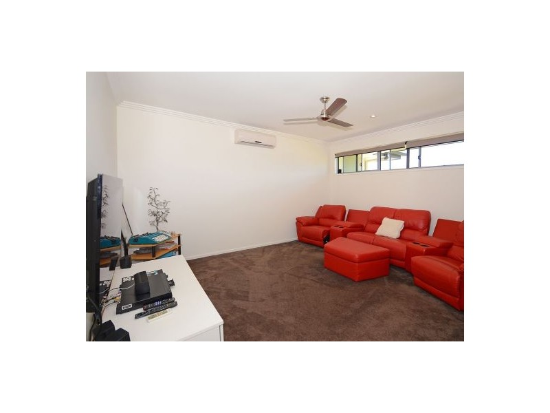 8 Dugong Avenue, Pialba QLD 4655