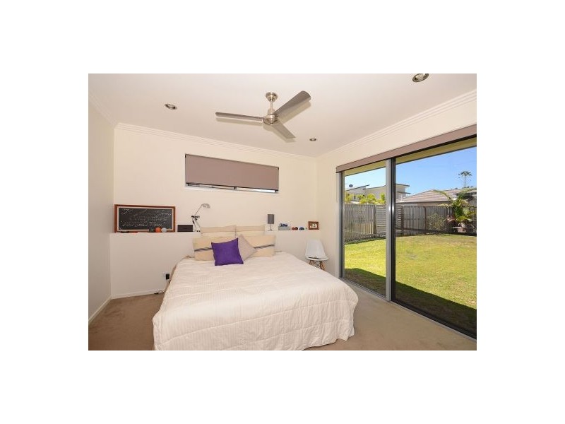 8 Dugong Avenue, Pialba QLD 4655
