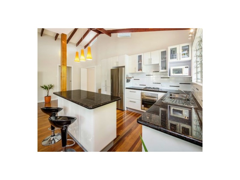 5 Margaret Street, Urangan QLD 4655