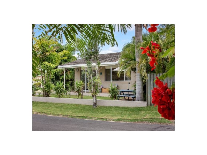 5 Margaret Street, Urangan QLD 4655