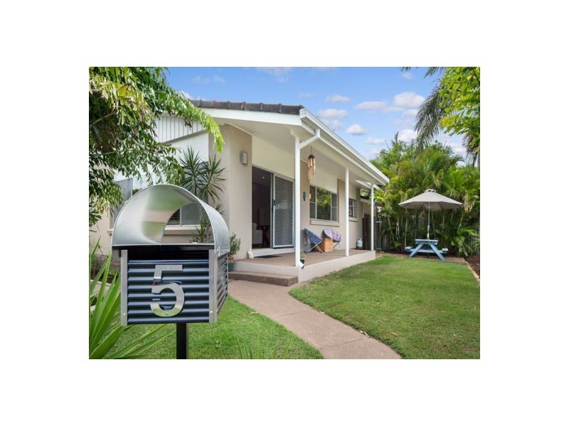 5 Margaret Street, Urangan QLD 4655
