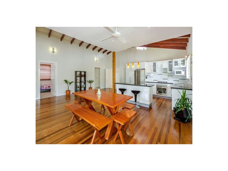 5 Margaret Street, Urangan QLD 4655