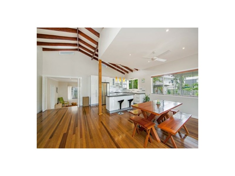 5 Margaret Street, Urangan QLD 4655