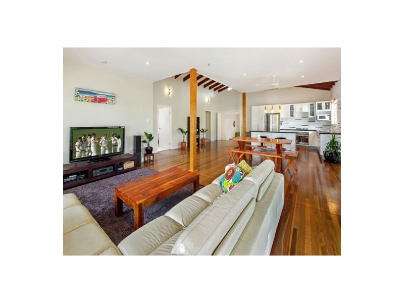 5 Margaret Street, Urangan QLD 4655