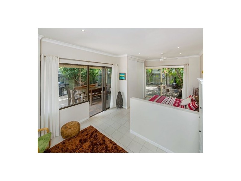 5 Margaret Street, Urangan QLD 4655