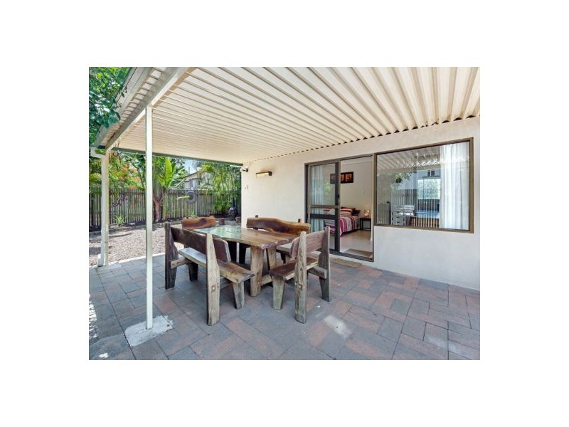 5 Margaret Street, Urangan QLD 4655