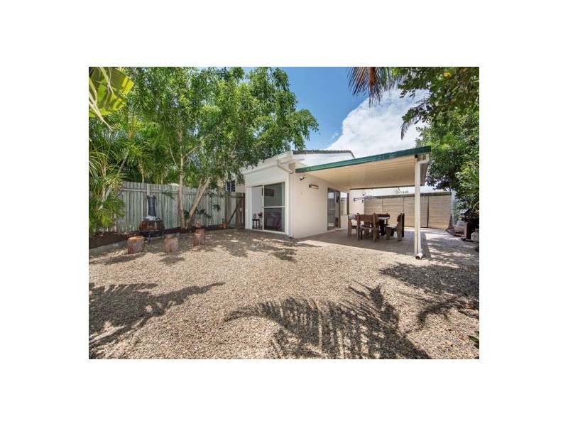 5 Margaret Street, Urangan QLD 4655