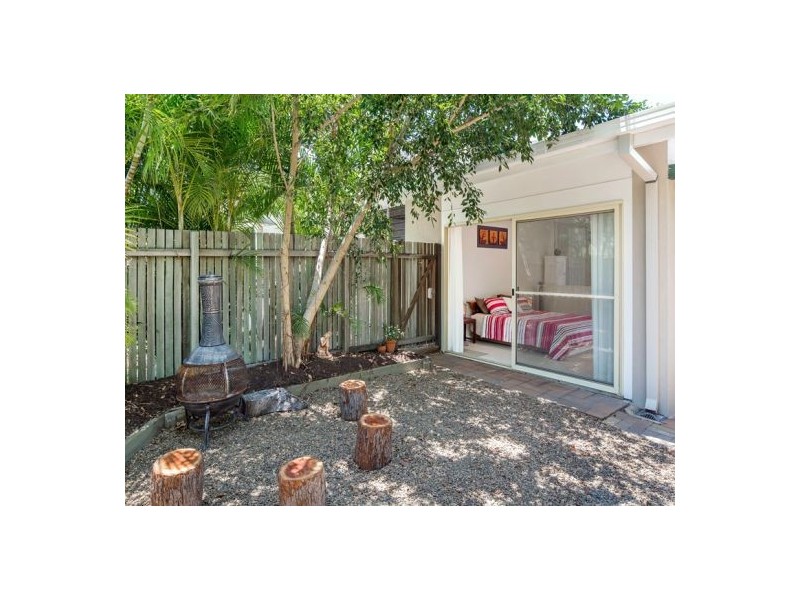 5 Margaret Street, Urangan QLD 4655