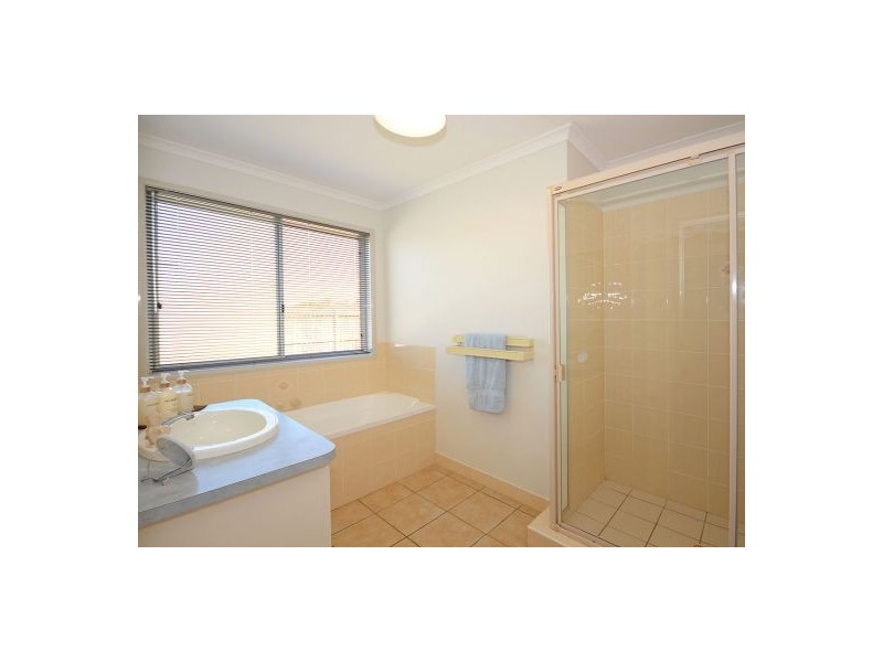 1 Oxford Place, Urraween QLD 4655