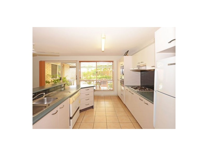 1 Oxford Place, Urraween QLD 4655