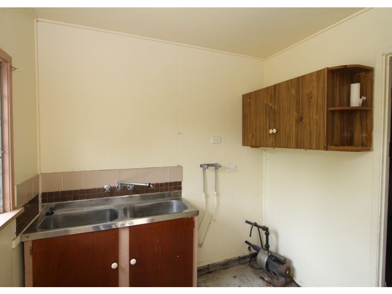 22 William Street, Urangan QLD 4655