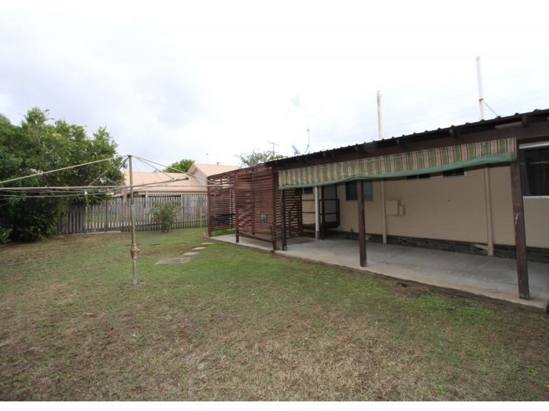 22 William Street, Urangan QLD 4655