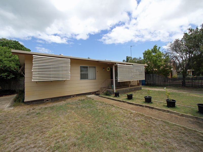 22 William Street, Urangan QLD 4655