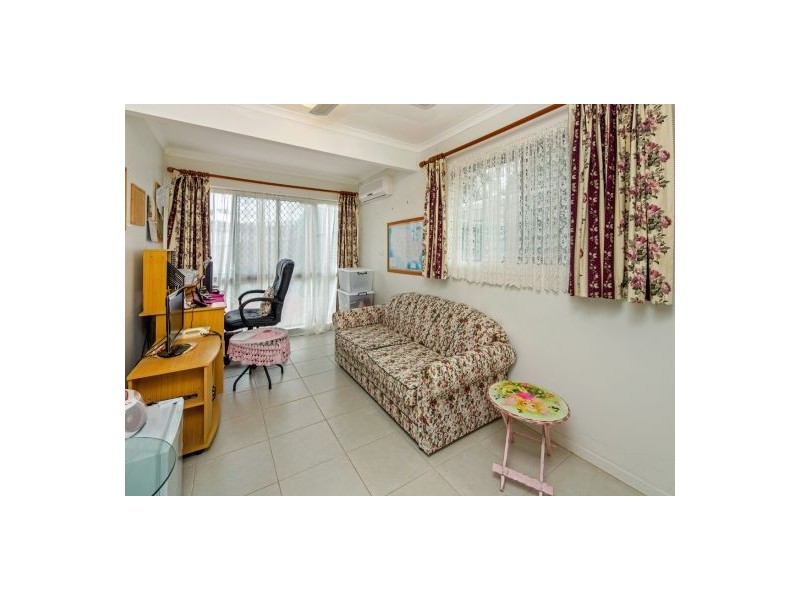4-6 Andersen Avenue, Urraween QLD 4655