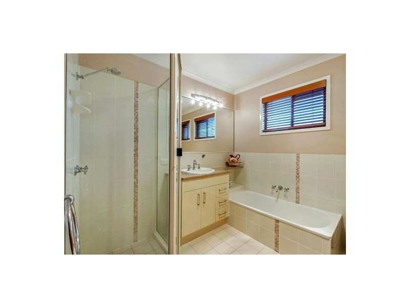 4-6 Andersen Avenue, Urraween QLD 4655