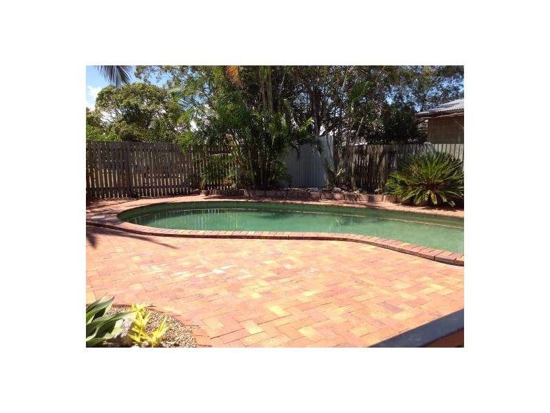 18 Hansen Street, Urangan QLD 4655