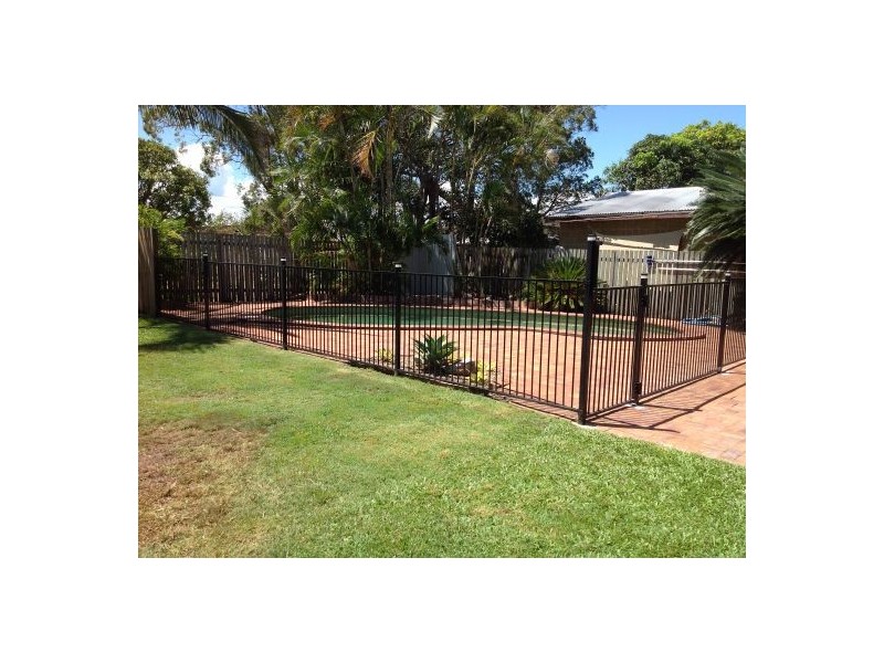 18 Hansen Street, Urangan QLD 4655