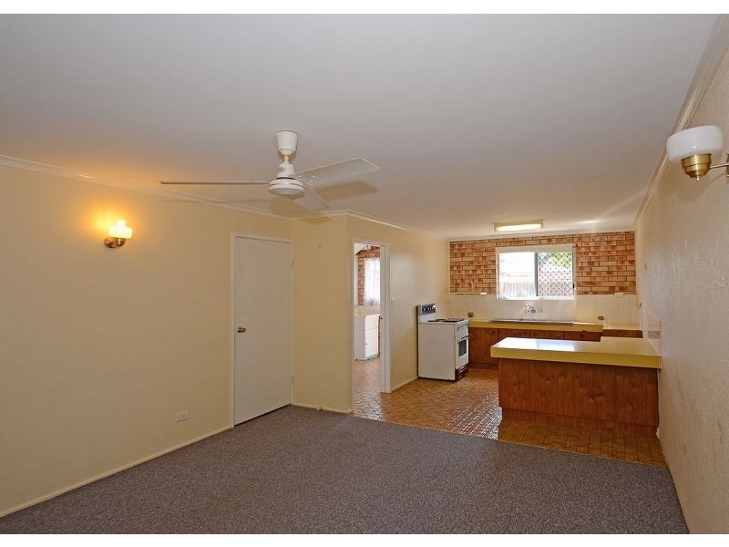 4/3 King Street, Urangan QLD 4655