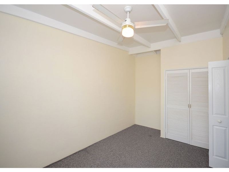 4/3 King Street, Urangan QLD 4655