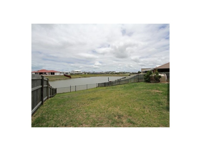 11 Bounty Circuit, Eli Waters QLD 4655