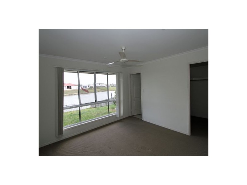 11 Bounty Circuit, Eli Waters QLD 4655