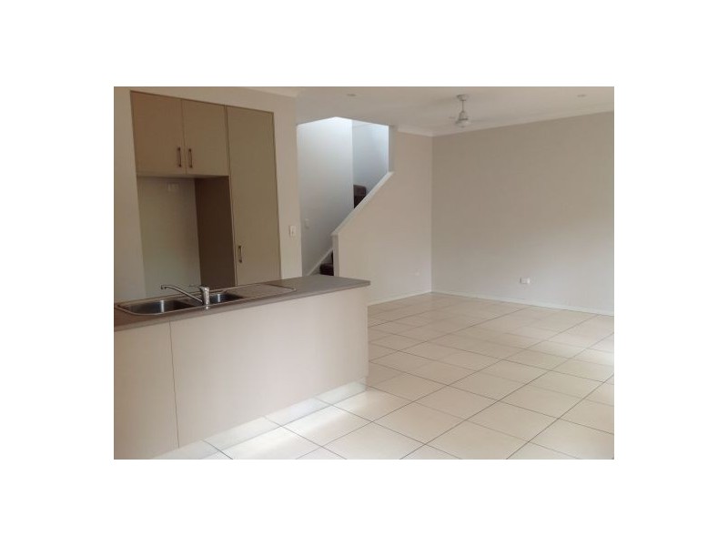 8/185 Torquay Rd, Scarness QLD 4655