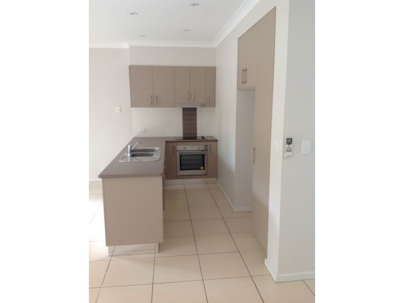 8/185 Torquay Rd, Scarness QLD 4655