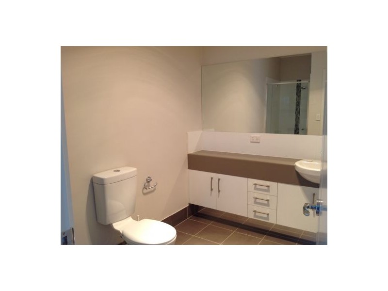 8/185 Torquay Rd, Scarness QLD 4655