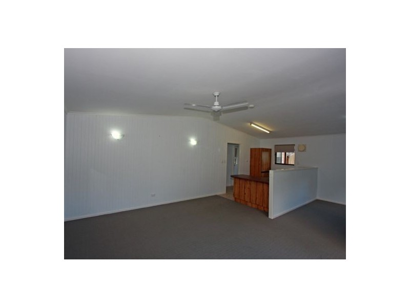 9 Top Street, Torquay QLD 4655