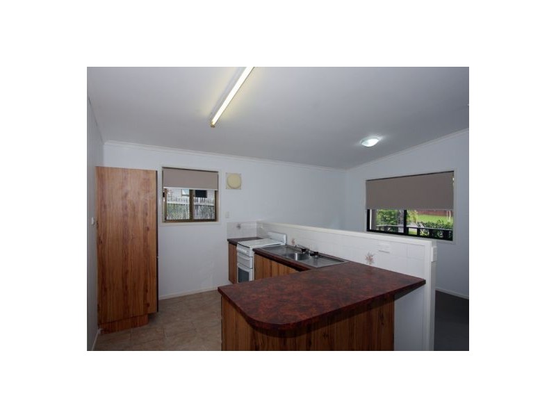 9 Top Street, Torquay QLD 4655