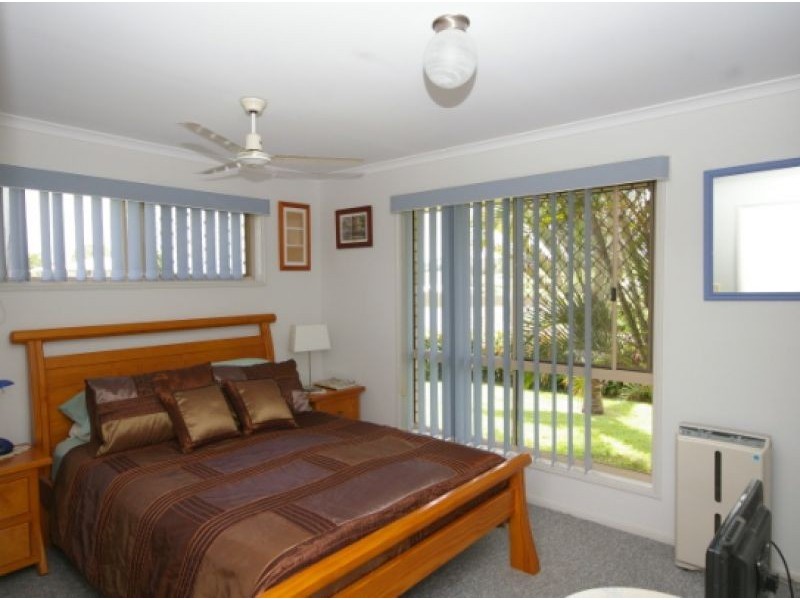 2 Crawford Drive, Dundowran QLD 4655