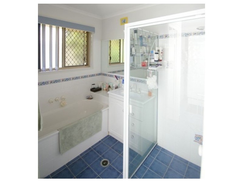 2 Crawford Drive, Dundowran QLD 4655