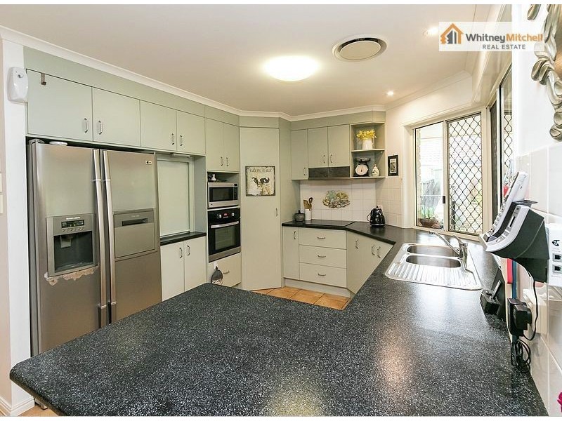 16 Banks Court, Torquay QLD 4655