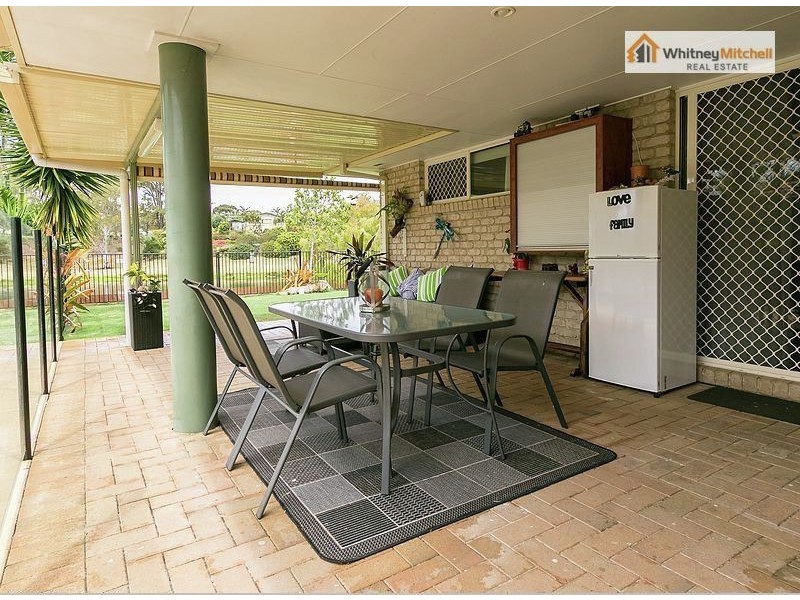 16 Banks Court, Torquay QLD 4655