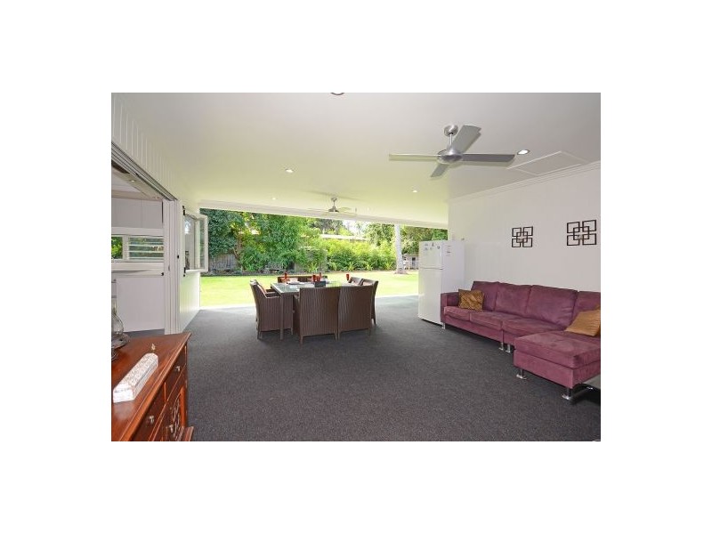 8 Sempfs Road, Dundowran Beach QLD 4655